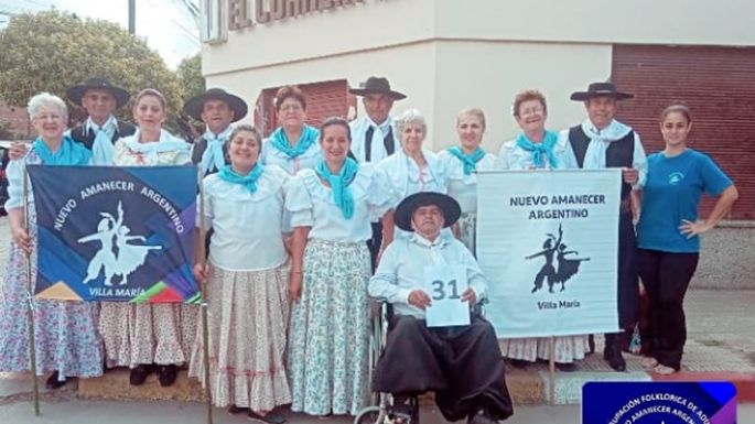Agrupación folklórica local bailó en Cosquín