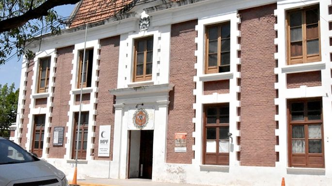 Detenidos: uno, por robar cables; otro, por apedrear a la patrulla