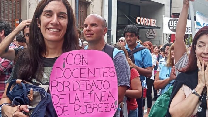 Paro docente: movilización de UEPC en Córdoba y manifestación en escuelas de la ciudad