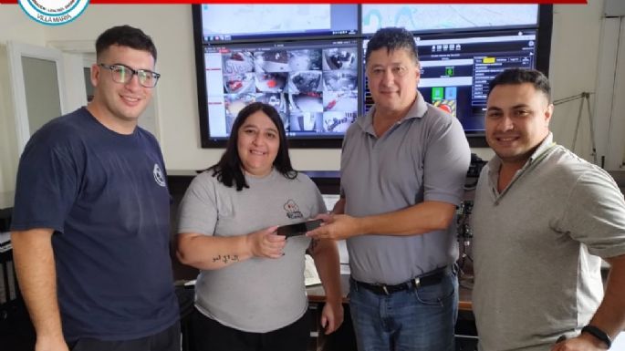 Una vecina donó un celular a los Bomberos, a quienes les habían hurtado un teléfono días atrás