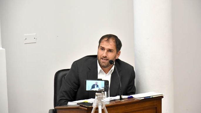 Sosa propone “padrinos” para plazas