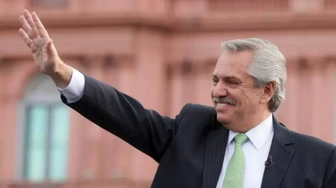 Imputaron a Alberto Fernández por irregularidades en contratación de seguros