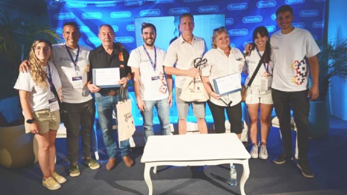 Reconocieron a dos firmas que hace más de 15 años participan del Recorrido Peñero