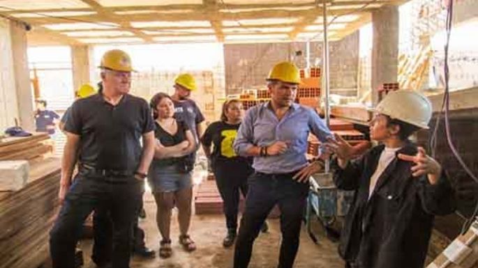 Martín Gill recorrió cooperativas textiles y de la construcción