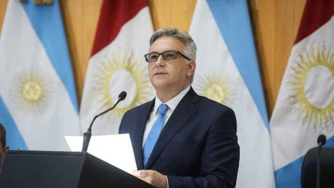 Llaryora: "Argentina necesita la ley, por lo que debe continuar su tratamiento"