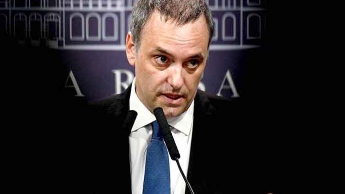 Sigue la lupa sobre las propiedades de Adorni