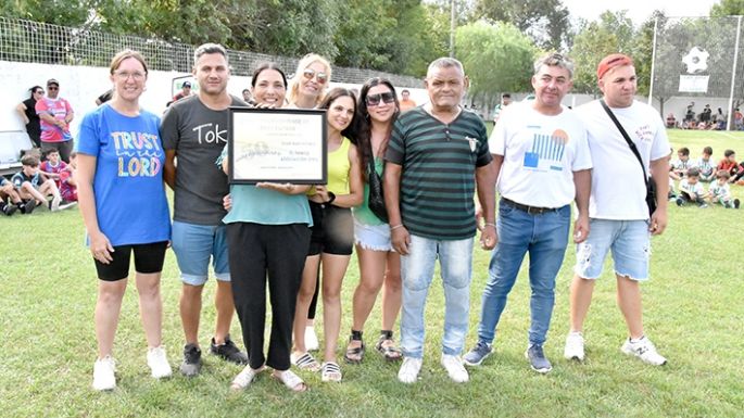 El baby puso primera y reconoció a El Santo por su medio siglo de vida