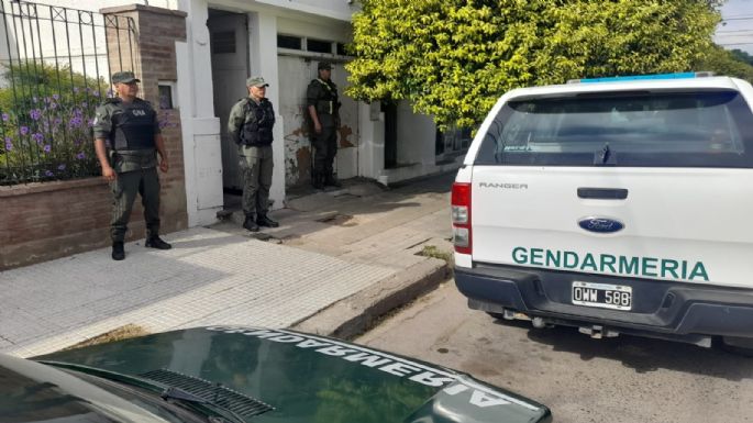 Allanamientos por narcotráfico y un policía Federal detenido