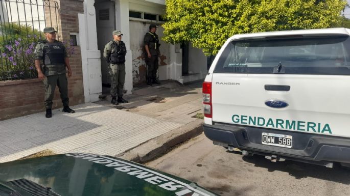 Allanamientos por narcotráfico y un policía Federal detenido
