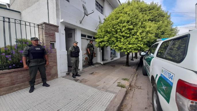 Allanamientos por narcotráfico y un policía Federal detenido