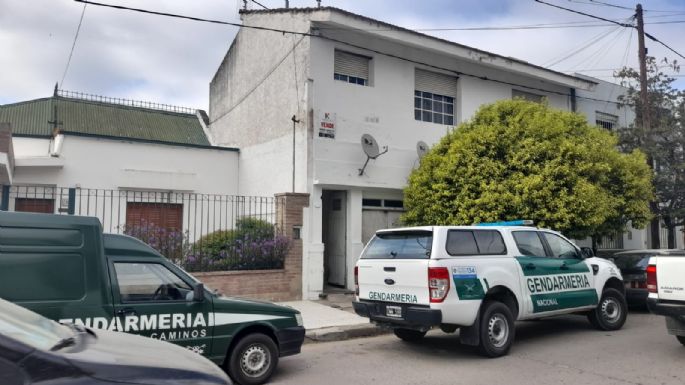 Allanamientos por narcotráfico y un policía Federal detenido