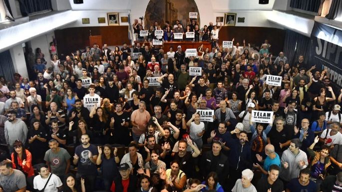 Trabajadores de Télam rechazaron los retiros voluntarios y seguirán con los acampes