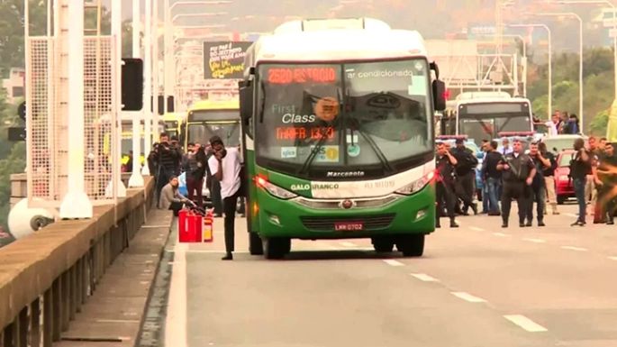 Secuestraron micro con 17 pasajeros