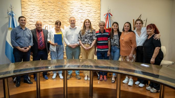 Los Adoradores y Avisdown recibieron la personería jurídica