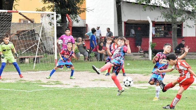 Seis clubes animaron un domingo perfecto