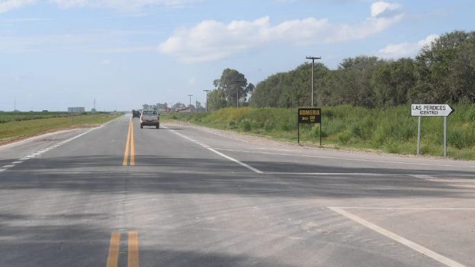 Llaryora habilitó la pavimentación de la ruta provincial 10, entre Las Perdices y Punta del Agua