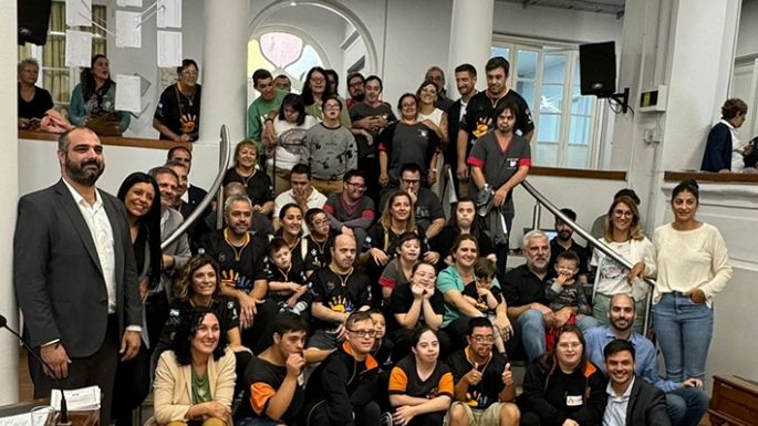 “Muchos Calcetines”  en el Deliberante