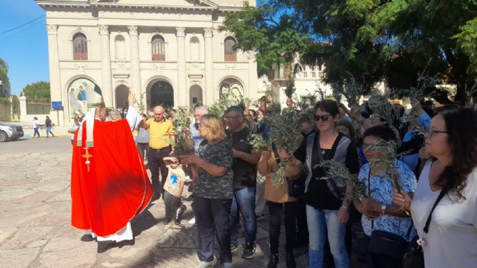 Vecinos participaron de la Misa de Ramos en la Catedral