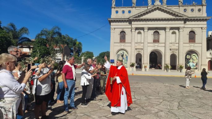 Vecinos participaron de la Misa de Ramos en la Catedral