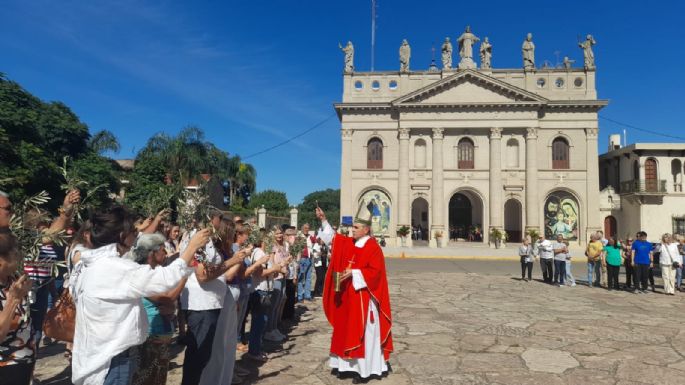 Vecinos participaron de la Misa de Ramos en la Catedral