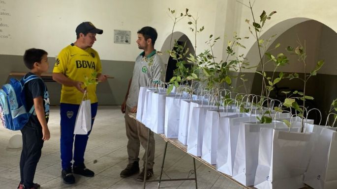 CAPyCLO entrega arboles gratuitos para promover la forestación