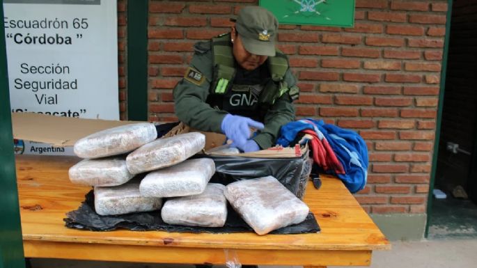 Dos detenidos tras hallar cocaína dentro de una encomienda