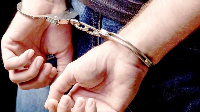 Le pegó en la cara y le robó el celular: lo detuvieron a pocas cuadras