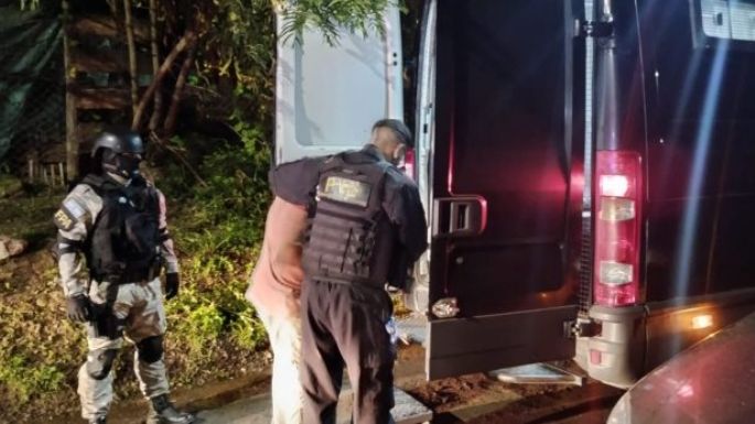 Una banda familiar utilizaba un taller y una despensa para vender drogas