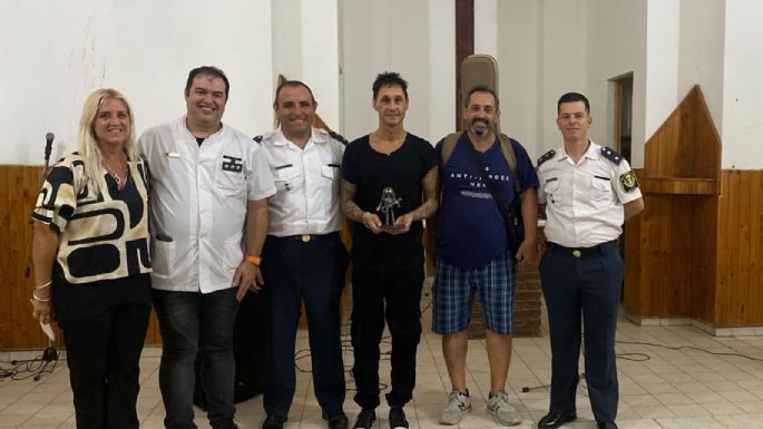Fabricio Rodríguez actuó ante las internas de la cárcel local
