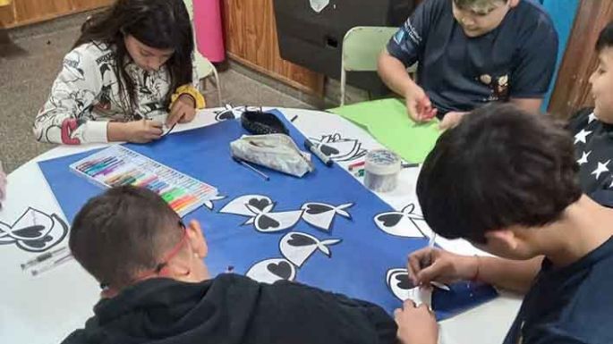 La infancia charló de identidad