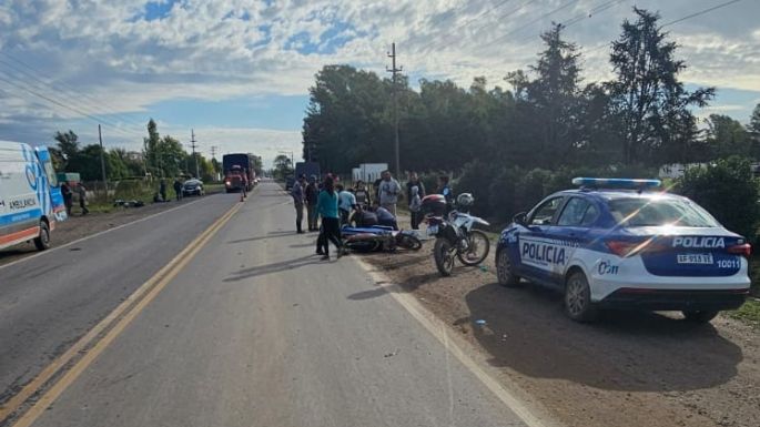 Dos motociclistas con lesiones graves tras fuerte choque en ruta 2
