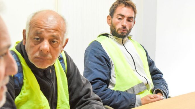 Cuidacoches reclaman por su trabajo tras la vuelta del estacionamiento medido