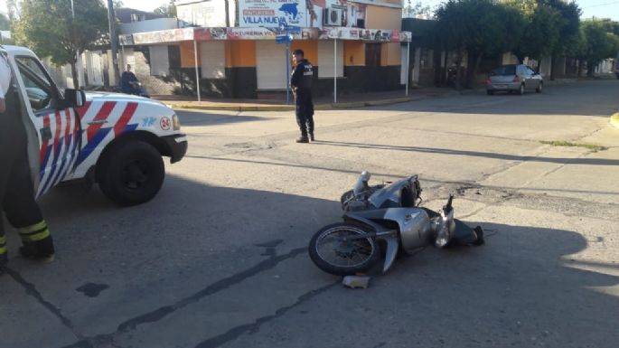 Dos heridos al Hospital tras un choque moto-auto