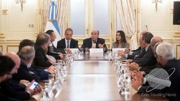 El Gobierno acordó descuentos en pasajes y hoteles para el turismo en temporada baja