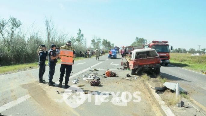 Tres hombres sufrieron lesiones tras un choque entre camionetas