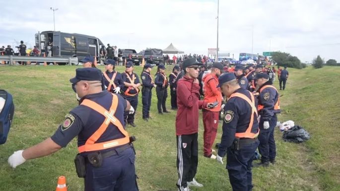 Secuestraron armas blancas, alcohol y pirotecnia en la previa al superclásico