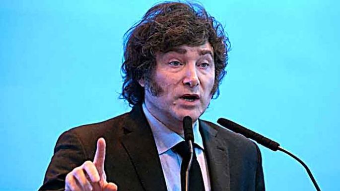 Menos recaudación, más recesión, pero Milei persigue el “déficit cero”