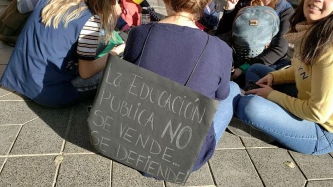 "La educación no es un negocio, la educación es un derecho"