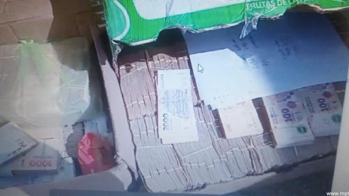 Un camión transportaba cajas con dinero y fue controlado