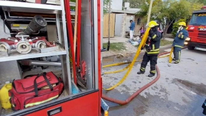 Dos personas sufrieron quemaduras tras un incendio en su casa