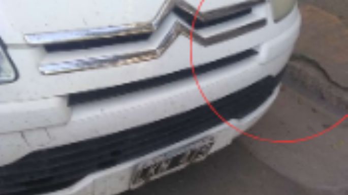 Un auto impidió el ingreso de una persona en silla de ruedas a una clínica