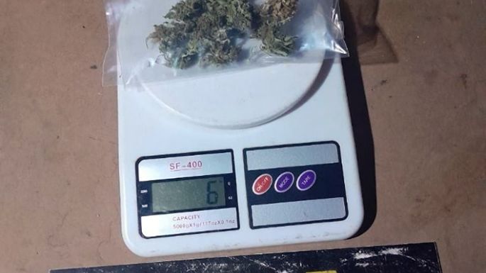 Secuestraron un frasco con marihuana en la costanera