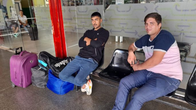 Venían de Catamarca a trabajar a General Deheza pero quedaron varados por el paro de colectivos