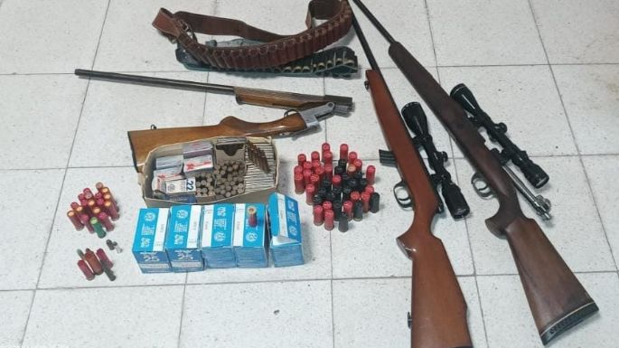 Secuestraron armas y municiones tras un allanamiento