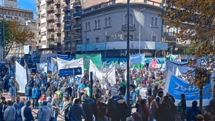 La UOM, ATE, las dos CTA, aceiteros y gremios del FreSU pararán y, además, con movilización