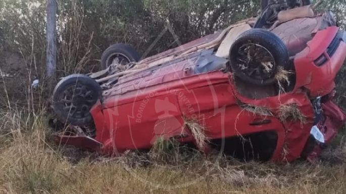 Un joven falleció y otro fue hospitalizado tras un vuelco
