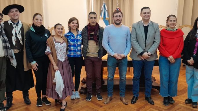 Gran peña folclórica para la víspera del 25 de mayo 