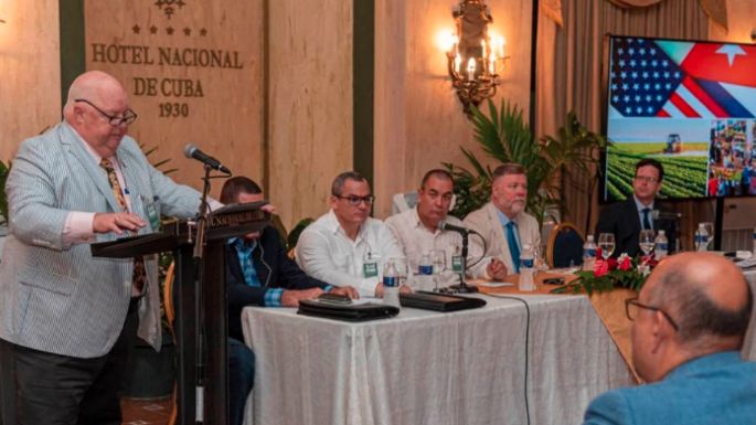 Con granjeros estadounidenses
