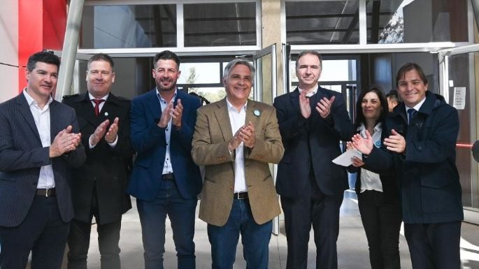 Llaryora inauguró la escuela PROA