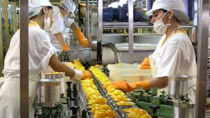 La capacidad instalada de la industria cayó al 53,4%